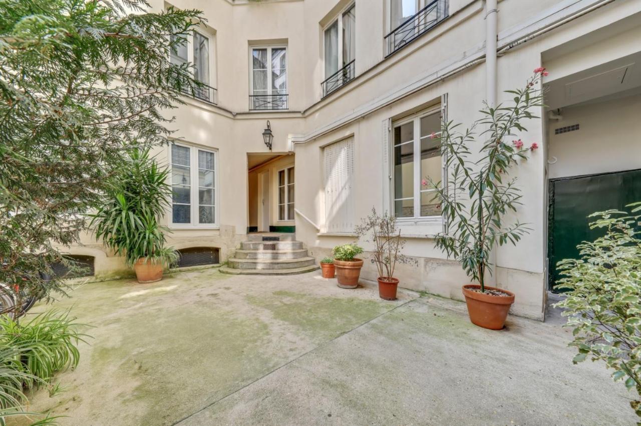 Charming & Cosy Flat In Heart Of Marais, 2Min Walk To Art & Metier Museum Apartment Paris Bagian luar foto